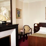 Langlois Hotel